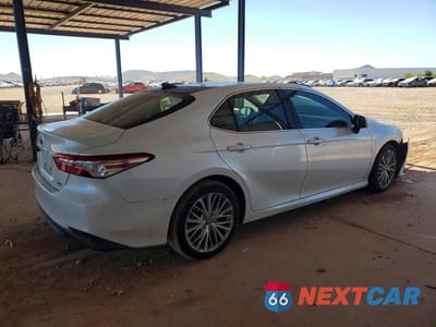 Trzecie zdjęcie samochodu z tyłu: 2018 TOYOTA CAMRY XLE V6 VIN:4T1BZ1HK8JU506742 - miniatura