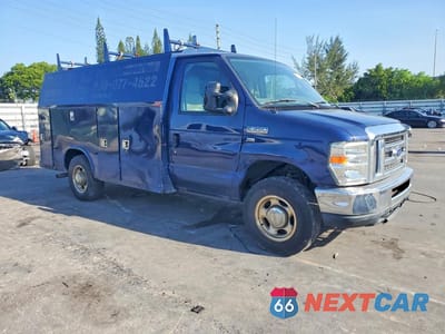 Czwarte zdjęcie samochodu z boku: 2013 FORD ECONOLINE E350 SUPER DUTY CUTAWAY VAN VIN:1FDWE3FL3DDA50416 - miniatura
