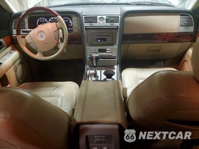Zdjęcie 8 z 13 samochodu: 2017 LINCOLN NAVIGATOR VIN:5LMFU27546LJ09430 - miniatura