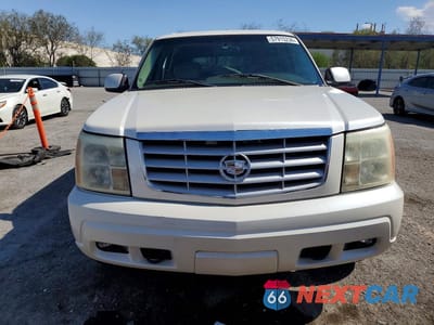 Piąte zdjęcie samochodu w środku: 2002 CADILLAC ESCALADE LUXURY VIN:1GYEK63N22R111748 - miniatura