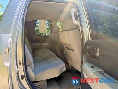 Zdjęcie 6 z 10 samochodu: 2007 TOYOTA TUNDRA DOUBLE CAB SR5 VIN:5TBBV54177S485991 - miniatura