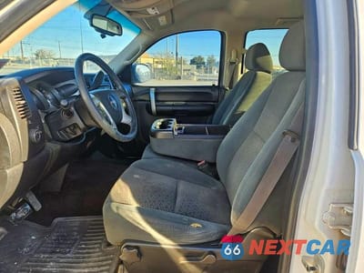 Piąte zdjęcie samochodu w środku: 2007 GMC NEW SIERRA C1500 VIN:3GTEC13J27G537420 - miniatura
