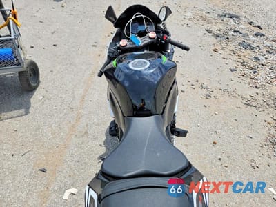 Zdjęcie 6 z 10 samochodu: 2016 KAWASAKI ZX636 F VIN:JKBZXJF19GA008438 - miniatura