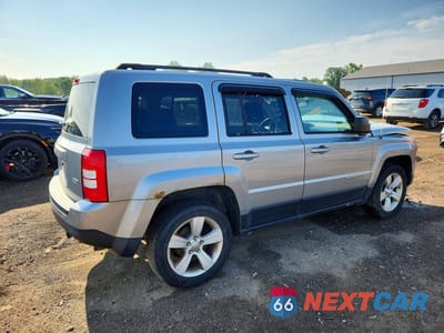 Trzecie zdjęcie samochodu z tyłu: 2015 JEEP PATRIOT LATITUDE VIN:1C4NJRFB6FD215724 - miniatura