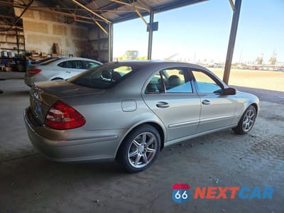 Trzecie zdjęcie samochodu z tyłu: 2004 MERCEDES-BENZ E 320 VIN:WDBUF65J04A418125 - miniatura