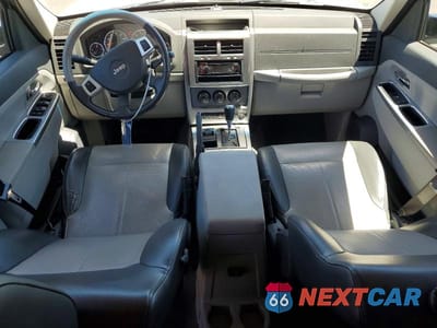 Zdjęcie 8 z 12 samochodu: 2008 JEEP LIBERTY LIMITED VIN:1J8GN58K78W157027 - miniatura