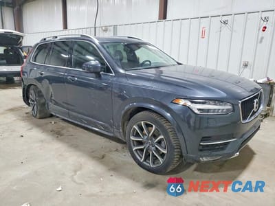 Czwarte zdjęcie samochodu z boku: 2017 VOLVO XC90 T6 VIN:YV4A22PKXH1157815 - miniatura