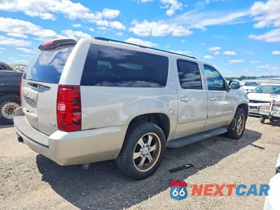 Trzecie zdjęcie samochodu z tyłu: 2008 CHEVROLET SUBURBAN K1500 LS VIN:1GNFK16318R225005 - miniatura