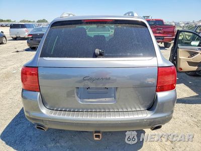 Zdjęcie 6 z 13 samochodu: 2004 PORSCHE CAYENNE VIN:WP1AA29P34LA23210 - miniatura