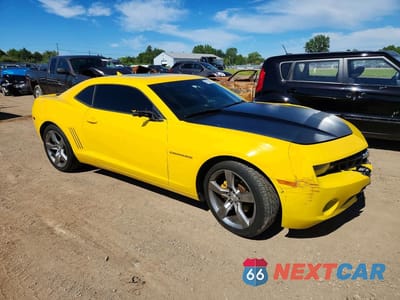 Czwarte zdjęcie samochodu z boku: 2012 CHEVROLET CAMARO LT VIN:2G1FG1E3XC9147427 - miniatura