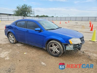 Czwarte zdjęcie samochodu z boku: 2013 DODGE AVENGER SXT VIN:1C3CDZCB5DN656971 - miniatura