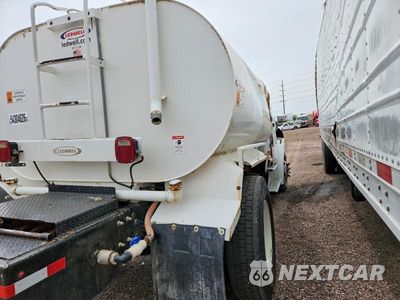 Czwarte zdjęcie samochodu z boku: 2018 FREIGHTLINER BUSINESS CLASS M2 WATER TRUCK VIN:1FVACWFC8JHJV6410 - miniatura
