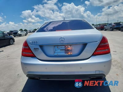Zdjęcie 6 z 12 samochodu: 2012 MERCEDES-BENZ S 550 VIN:WDDNG7DB3CA432317 - miniatura