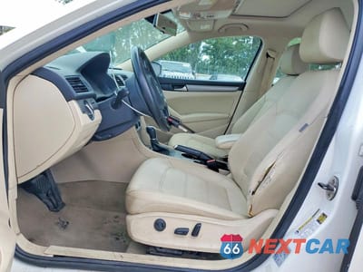 Zdjęcie 7 z 12 samochodu: 2014 VOLKSWAGEN PASSAT SE VIN:1VWBH7A32EC015878 - miniatura