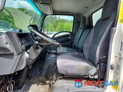 Zdjęcie 7 z 13 samochodu: 2015 ISUZU NQR REFRIGERATED BOX TRUCK VIN:JALE5W163F7902198 - miniatura
