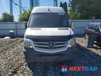 Piąte zdjęcie samochodu w środku: 2016 MERCEDES-BENZ SPRINTER 2500 VIN:WD3PE8CD2GP177402 - miniatura