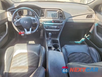 Zdjęcie 8 z 12 samochodu: 2019 HYUNDAI SONATA SPORT VIN:5NPE34AF1KH733719 - miniatura