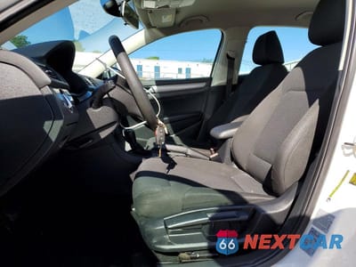 Zdjęcie 7 z 12 samochodu: 2015 VOLKSWAGEN PASSAT S VIN:1VWAT7A32FC078569 - miniatura