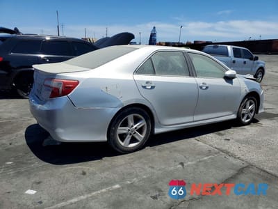 Trzecie zdjęcie samochodu z tyłu: 2014 TOYOTA CAMRY SE VIN:4T1BF1FK6EU816518 - miniatura