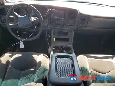 Zdjęcie 8 z 12 samochodu: 2004 CHEVROLET SILVERADO K2500 HEAVY DUTY VIN:1GCHK29284E306644 - miniatura