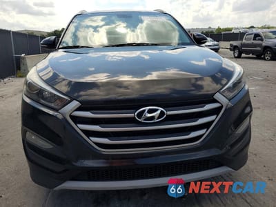 Piąte zdjęcie samochodu w środku: 2017 HYUNDAI TUCSON ECO VIN:KM8J33A24HU357694 - miniatura
