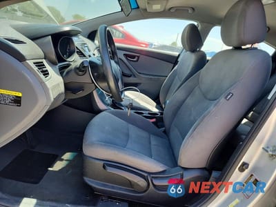Zdjęcie 7 z 12 samochodu: 2016 HYUNDAI ELANTRA SE VIN:5NPDH4AE8GH718906 - miniatura