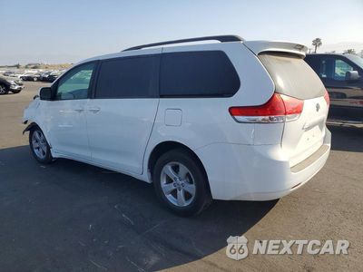 Drugie zdjęcie samochodu z przodu: 2013 TOYOTA SIENNA LE 8-PASSENGER VIN:5TDKK3DC3DS386599 - miniatura