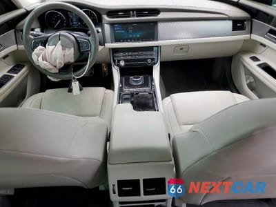 Zdjęcie 8 z 12 samochodu: 2020 JAGUAR XF PREMIUM VIN:SAJBD4FX7LCY83172 - miniatura