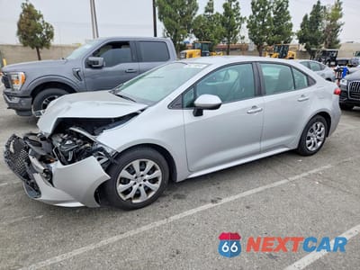 2020 TOYOTA COROLLA LE 5YFEPRAEXLP021674 - główne zdjęcie licytacji z USA - miniatura