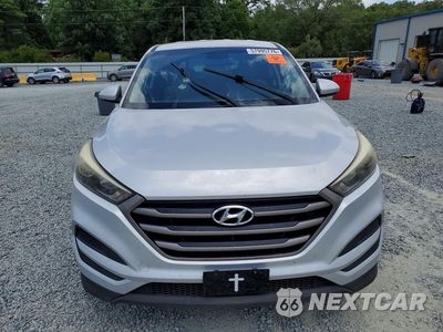 Piąte zdjęcie samochodu w środku: 2016 HYUNDAI TUCSON SE VIN:KM8J23A42GU161644 - miniatura