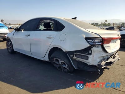 Drugie zdjęcie samochodu z przodu: 2020 KIA FORTE LXS VIN:3KPF24AD5LE184134 - miniatura