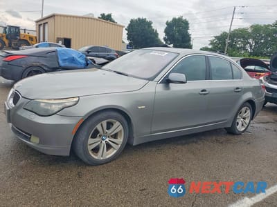 2010 BMW 528 I WBANU5C58AC126537 - główne zdjęcie licytacji z USA - miniatura