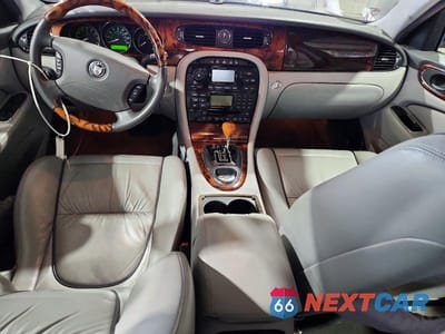 Zdjęcie 8 z 12 samochodu: 2007 JAGUAR XJ8 VIN:SAJWA71BX7SH14432 - miniatura