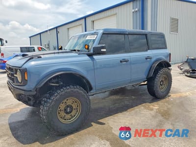 2023 FORD BRONCO BASE 1FMEE5DP8PLC10572 - główne zdjęcie licytacji z USA - miniatura