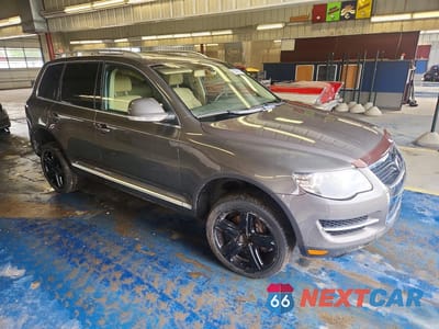 Czwarte zdjęcie samochodu z boku: 2008 VOLKSWAGEN TOUAREG 2 V8 VIN:WVGCB77L08D003352 - miniatura
