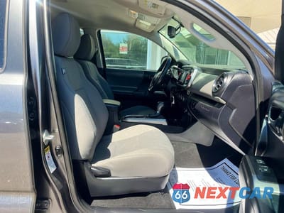 Piąte zdjęcie samochodu w środku: 2016 TOYOTA TACOMA SR5 V6 VIN:3TMDZ5BN7GM001408 - miniatura