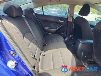 Zdjęcie 10 z 13 samochodu: 2017 KIA FORTE LX VIN:3KPFK4A77HE103071 - miniatura