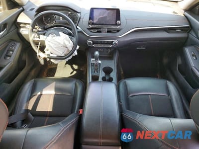 Zdjęcie 8 z 12 samochodu: 2019 NISSAN ALTIMA SR VIN:1N4BL4CV6KC123405 - miniatura