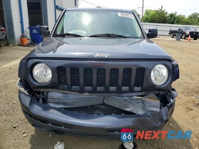 Piąte zdjęcie samochodu w środku: 2016 JEEP PATRIOT SPORT VIN:1C4NJPBB3GD547339 - miniatura