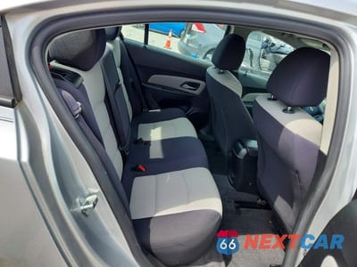 Zdjęcie 10 z 12 samochodu: 2013 CHEVROLET CRUZE LS VIN:1G1PA5SH7D7136076 - miniatura