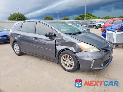 Czwarte zdjęcie samochodu z boku: 2013 TOYOTA PRIUS V TWO VIN:JTDZN3EU5D3200057 - miniatura