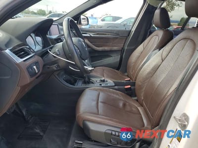 Zdjęcie 7 z 13 samochodu: 2018 BMW X1 XDRIVE28I VIN:WBXHT3C31J5L27502 - miniatura