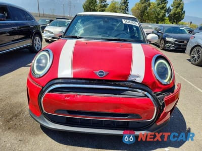 Piąte zdjęcie samochodu w środku: 2024 MINI COOPER VIN:WMW33DH02R2U92058 - miniatura