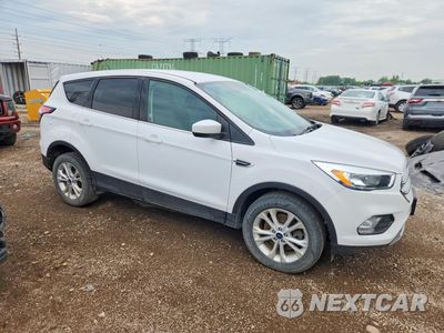 Czwarte zdjęcie samochodu z boku: 2017 FORD ESCAPE SE VIN:1FMCU9GDXHUD64618 - miniatura