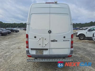 Zdjęcie 6 z 10 samochodu: 2012 MERCEDES BENZ SPRINTER 2500 DELIVERY VAN VIN:WD3PE8CB0C5674629 - miniatura