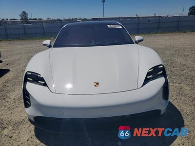 Piąte zdjęcie samochodu w środku: 2022 PORSCHE TAYCAN GTS VIN:WP0AD2Y12NSA59423 - miniatura