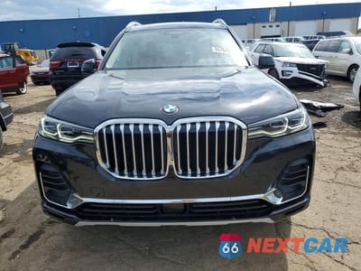 Piąte zdjęcie samochodu w środku: 2022 BMW X7 XDRIVE40I VIN:5UXCW2C0XN9K89411 - miniatura