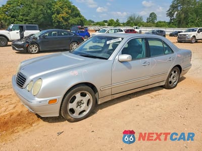 2000 MERCEDES-BENZ E 430 WDBJF70JXYA985643 - główne zdjęcie licytacji z USA - miniatura