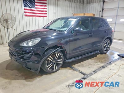 2013 PORSCHE CAYENNE WP1AA2A26DLA12525 - główne zdjęcie licytacji z USA - miniatura