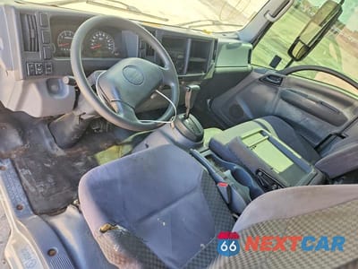 Zdjęcie 8 z 13 samochodu: 2012 ISUZU NPR HD VIN:54DC4W1B0CS805201 - miniatura